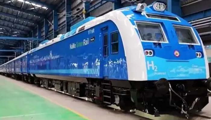 भारतीय रेलवे के इतिहास में नया अध्याय, आज दौड़ी पहली हाइड्रोजन ट्रेन Hydrogen Train