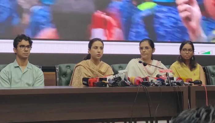 CJP प्रदर्शन हिंसा: ‘एकतरफा नैरेटिव बंद करो!’ 180 घायल पुलिसकर्मियों के परिवारों का प्रेस कॉन्फ्रेंस में हुंकार, संसद में आवाज उठाने की मांग CJP हिंसा में घायल जवानों के परिवारों का छलका दर्द