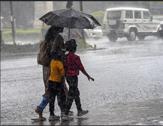 Chhattisgarh Weather Alert : इन 3 जिलों में गरज-चमक के साथ बारिश की चेतावनी…! घर से निकलने से पहले पढ़ें अपडेट Chhattisgarh Weather Alert: Warning of rain accompanied by thunder and lightning in these 3 districts...! Read the update before stepping out.