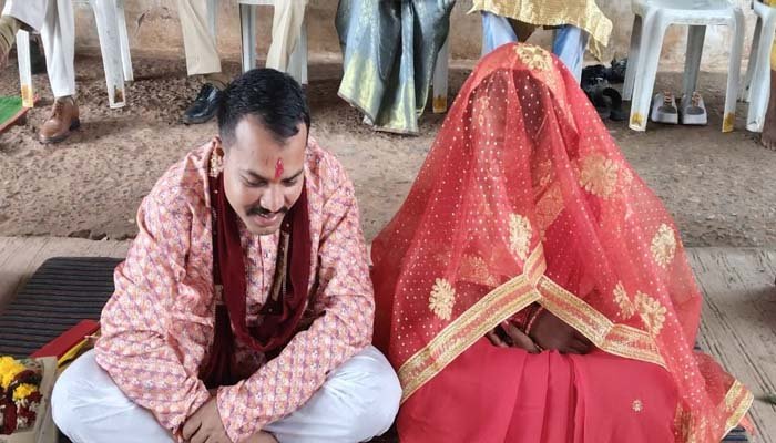 युवक ने प्रेमिका से जेल परिसर में रचाई शादी