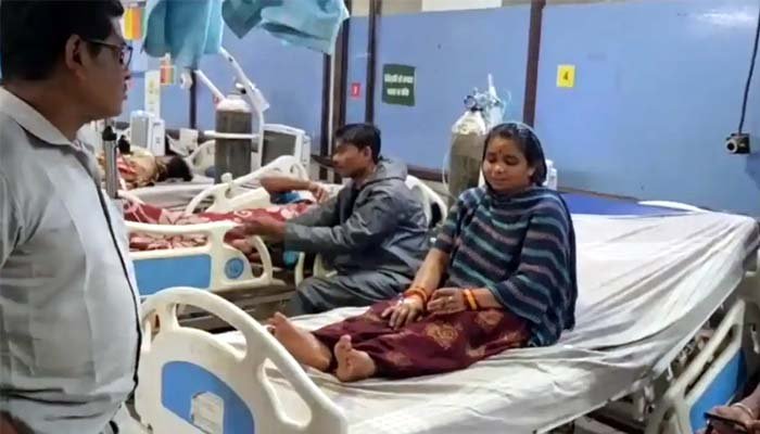 ‘फूटू’ की सब्जी बनी जहर! एक ही परिवार के 8 लोग फूड पॉइजनिंग का शिकार, पड़ोसी भी पहुंचे अस्पताल 'फूटू' खाने के बाद बिगड़ी 8 लोगों की तबीयत