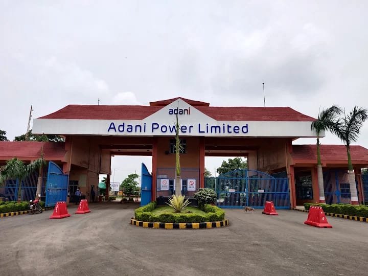 Adani Power Raigarh : ‘मिट्टी की फिक्र’ बनाम ‘करोड़ों का निवेश…! रायगढ़ में अडानी पावर विस्तार का विरोध तेज…! समाजसेवी ने उठाए रोजगार और प्रदूषण पर बड़े सवाल…यहां सुनें VIDEO Adani Power Raigarh: 'Concern for the soil' versus 'investment worth crores'... Opposition to Adani Power's expansion in Raigarh intensifies... Social activist raises major questions regarding employment and pollution... Watch the video here.