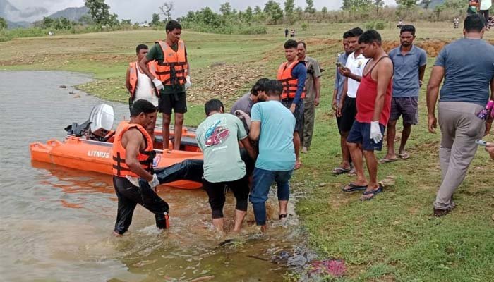 सतरेंगा पिकनिक बना आखिरी सफर: नदी में डूबने से SECL कर्मी की मौत, परिवार पर टूटा दुखों का पहाड़ नदी में डूबने से SECL कर्मी की मौत