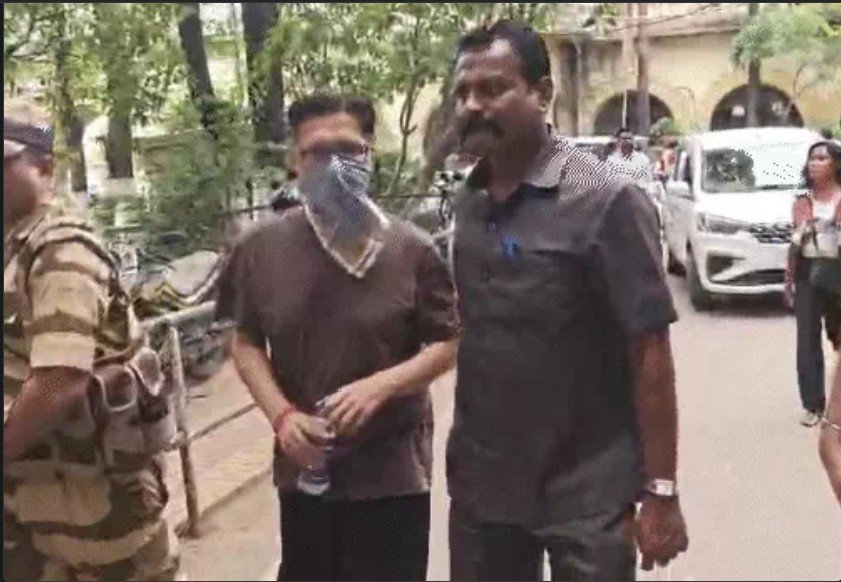 Money Laundering Case : सट्टे के पैसे से खरीदी अमेरिकी कंपनी…! ED का बड़ा खुलासा…EBIX चेयरमैन ED रिमांड पर Money Laundering Case: US company bought with betting proceeds...! Major revelation by the ED... Ebix Chairman remanded to ED custody.