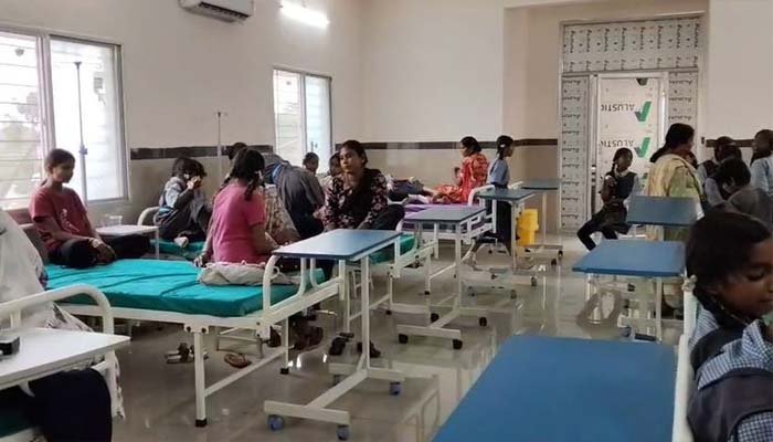 मिड-डे मील को लेकर हड़कंप, खाने में मिली संदिग्ध गोली; 28 छात्राएं अस्पताल में भर्ती