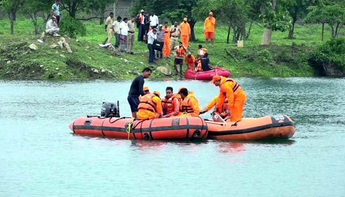 48 घंटे बाद भी ब्लू वाटर में डूबे आदिल का नहीं मिला शव, NDRF-SDRF का रेस्क्यू जारी NDRF-SDRF का रेस्क्यू जारी