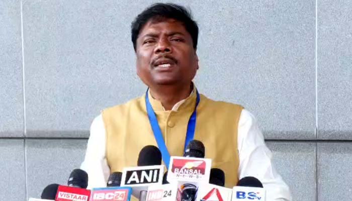 केदार कश्यप का भूपेश बघेल पर तंज- ‘जहां जाते हैं, वहां कांग्रेस का बंटाधार कर जाते हैं’ वन मंत्री केदार कश्यप