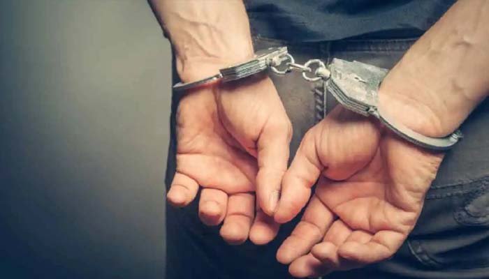 नाबालिग से छेड़छाड़ के आरोप में शिक्षक गिरफ्तार, डोंगरगांव पुलिस की कार्रवाई