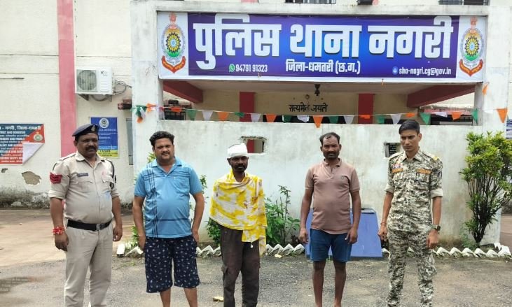 भैंस तस्करी का खुलासा, पिकअप पलटने के बाद सामने आया मामला; 5 भैंस बरामद, 3 आरोपी गिरफ्तार भैंस तस्करी का खुलासा, पिकअप पलटने के बाद सामने आया मामला; 5 भैंस बरामद, 3 आरोपी गिरफ्तार
