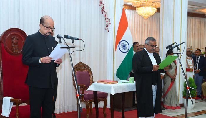 छत्तीसगढ़ हाईकोर्ट के नए चीफ जस्टिस बने कृष्न राम महापात्र, राज्यपाल ने दिलाई शपथ