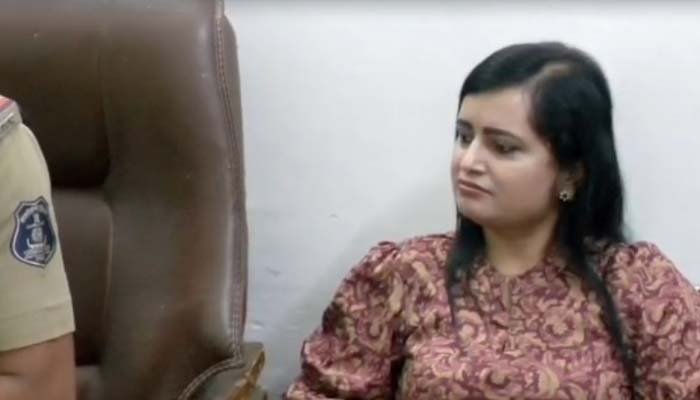 महापौर मीनल चौबे से जुड़े वीडियो मामले में पुलिस की कार्रवाई, सोशल मीडिया इंफ्लूएंसर सोमा देवांगन हिरासत में सोशल मीडिया इंफ्लूएंसर सोमा देवांगन हिरासत में