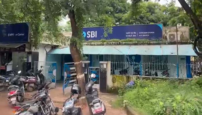 SBI की NIT शाखा में बड़ी सेंधमारी की कोशिश, स्ट्रांग रूम तक पहुंचे चोर; कैश बचा SBI की NIT शाखा में बड़ी सेंधमारी की कोशिश