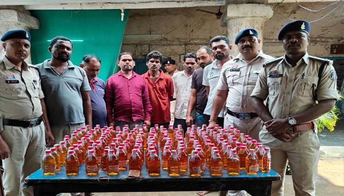 आरंग में शराब दुकान के कर्मचारी ही निकले कथित कोचिए, कार से 160 पाव शराब जब्त; 7 गिरफ्तार
