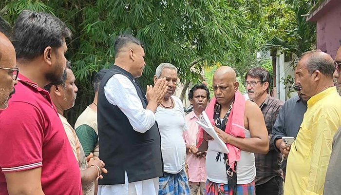 मुस्लिम युवक से शादी के बाद बेटी ने बदला धर्म, पिता ने जीवित बेटी का किया पिंडदान; रिश्ता खत्म करने का ऐलान पिता ने जीवित बेटी का किया पिंडदान