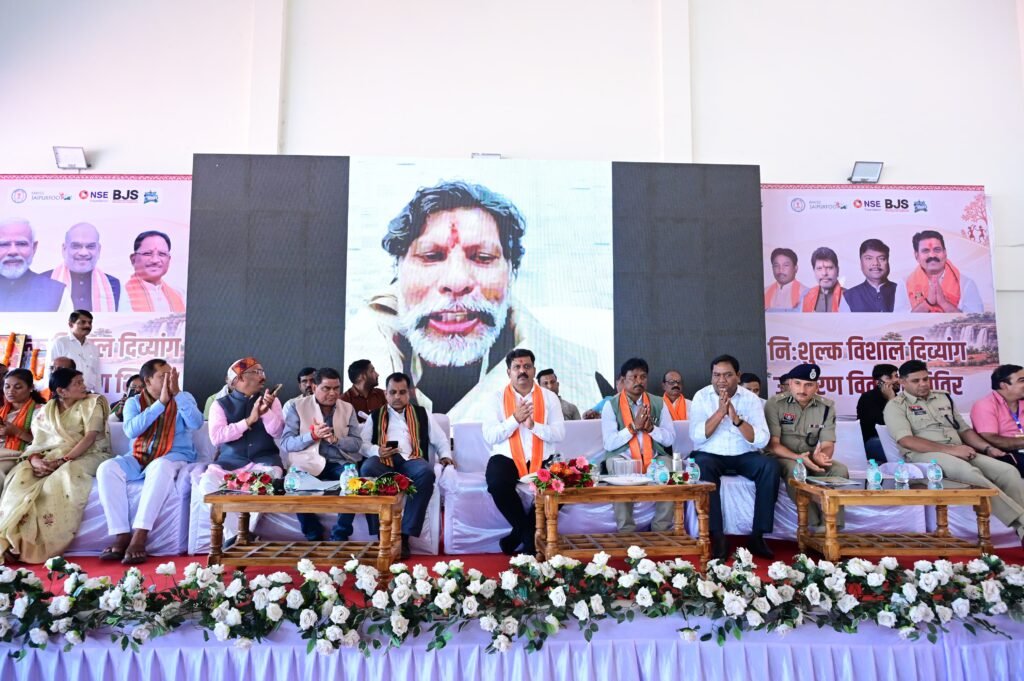 बस्तर अंचल नक्सली हिंसा के दौर से बाहर निकलकर विकास की नई दिशा में अग्रसर - मुख्यमंत्री विष्णु देव साय