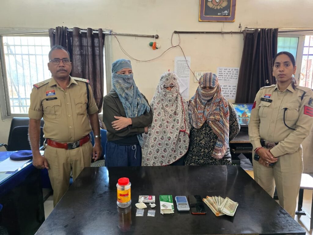 MDMA ड्रग्स के साथ दो महिलाएं और एक ट्रांसजेंडर गिरफ्तार, 1.47 लाख का नशा जब्त