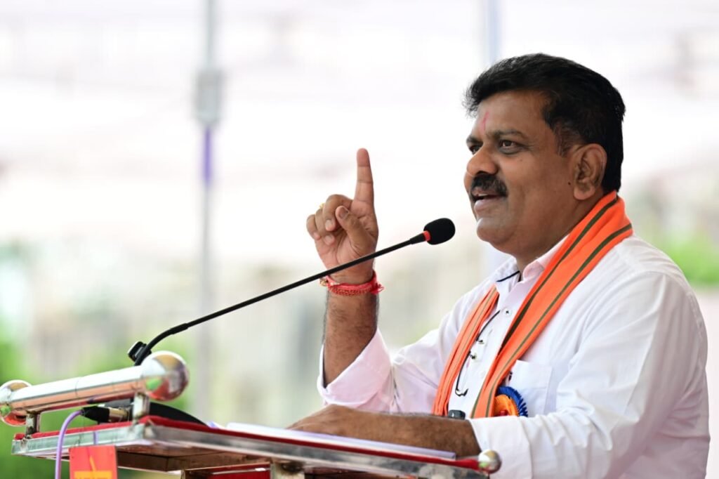 मेहनत, लगन एवं समर्पण से मिलती है सफलता : उप मुख्यमंत्री विजय शर्मा मेहनत, लगन एवं समर्पण से मिलती है सफलता : उप मुख्यमंत्री विजय शर्मा