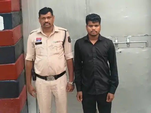 40 MAHILAAO SE KIST: 40 महिलाओं से किस्त के नाम पर 7.58 लाख की ठगी! कंपनी में जमा करने के बजाय रकम उड़ाई, हैदराबाद में कपड़े की दुकान से पकड़ा गया एजेंट