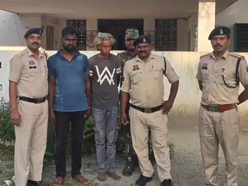OPERATION SANKHNAD: ऑपरेशन शंखनाद में जशपुर पुलिस की बड़ी कार्रवाई! 11 गौवंश तस्करी मामले के 2 फरार आरोपी गिरफ्तार