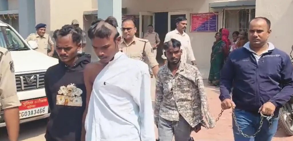 शहरा मैदान में डांस को लेकर विवाद, 22 साल के युवक की चाकू मारकर हत्या; 3 गिरफ्तार शहरा मैदान में डांस को लेकर विवाद, 22 साल के युवक की चाकू मारकर हत्या; 3 गिरफ्तार