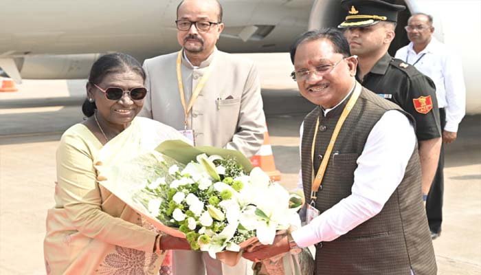 Bastar Dussehra 2026: मुरिया दरबार में पहली बार शामिल होंगी राष्ट्रपति द्रौपदी मुर्मू, बनेगा इतिहास राष्ट्रपति द्रौपदी मुर्मू पहुंचीं रायपुर