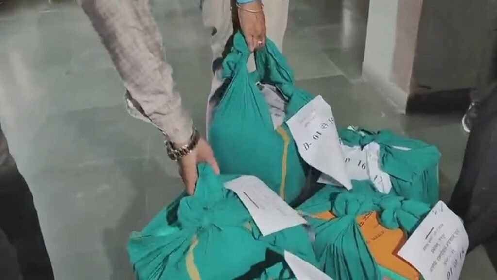 कोल लेवी केस में EOW का बड़ा एक्शन, 12 आरोपियों के खिलाफ 9500 पन्नों का छठा पूरक चालान पेश