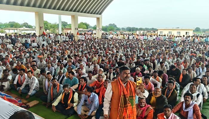 CG किसान आंदोलन: 10 सूत्री मांगों को लेकर नया रायपुर में जुटे किसान, महानदी भवन घेराव की तैयारी CG किसान आंदोलन