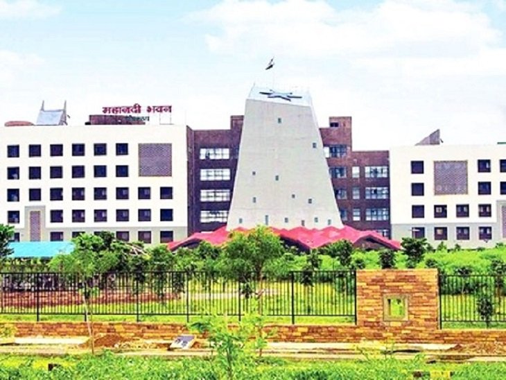 RAJASW VIBHAG: राजस्व विभाग में बड़ा फेरबदल, अधीक्षक से लेकर डेटा एंट्री ऑपरेटर तक हुए तबादले