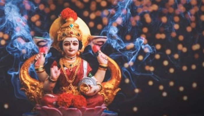 Sharad Purnima 2026: आज रात मां लक्ष्मी की पूजा का विधान, जानें शुभ मुहूर्त, पूजन विधि और मंत्र करें मां लक्ष्मी की पूजा