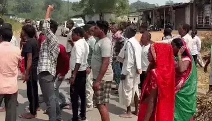 अस्पताल के गेट पर प्रसव, नवजात की मौत; दो स्वास्थ्यकर्मी निलंबित गणेशपुर प्राथमिक स्वास्थ्य केंद्र